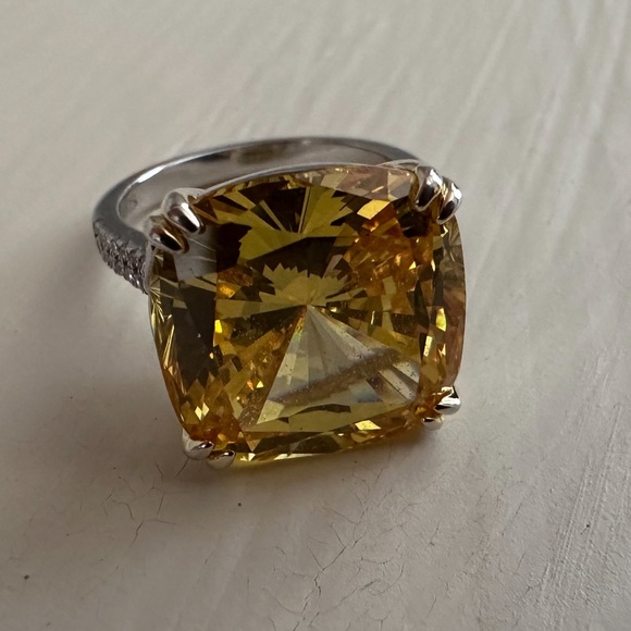 Pretty Rings - Picture 3 of 9